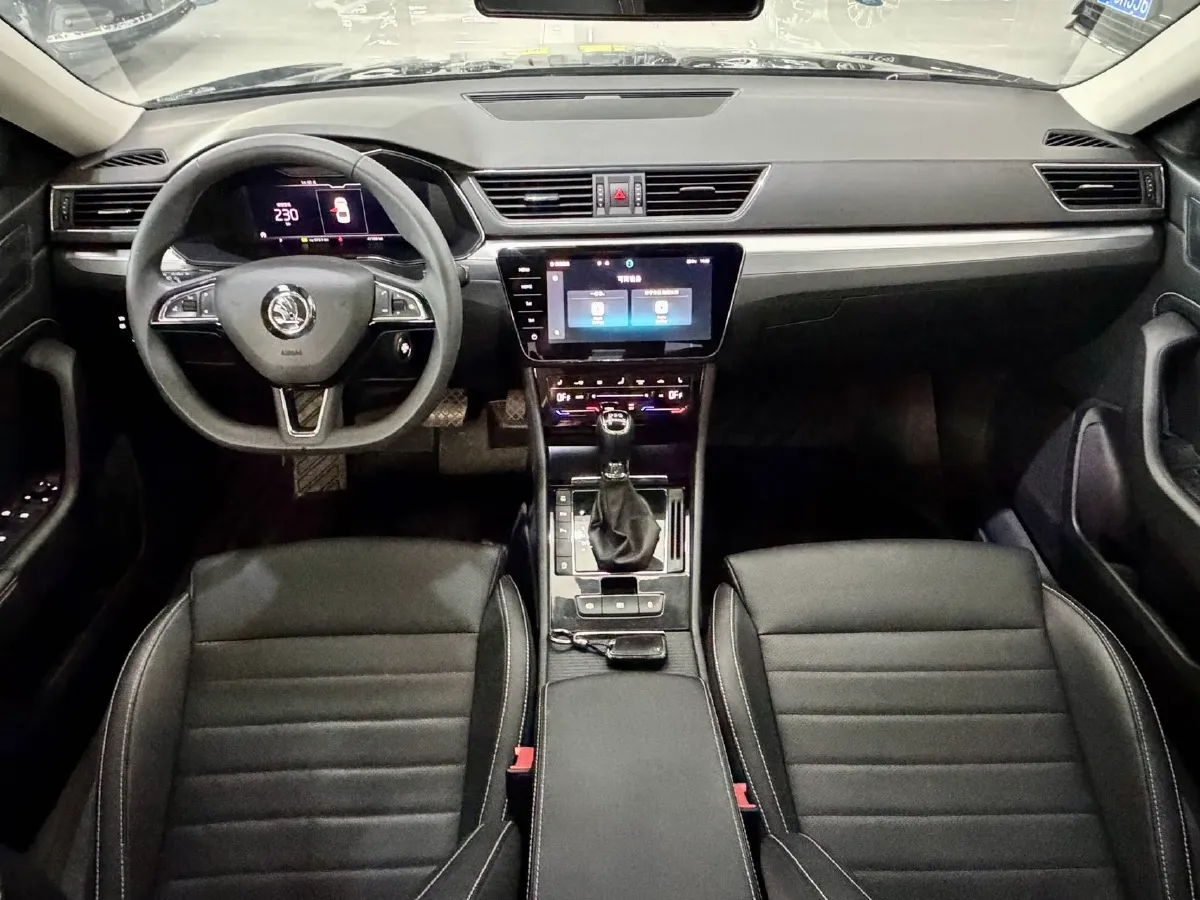 2022 Skoda Superb 1.4T 150HP L4 7DCT,autocango,china used car exporter,china ev exporter,chinese used car exporter,chinese used ev exporter