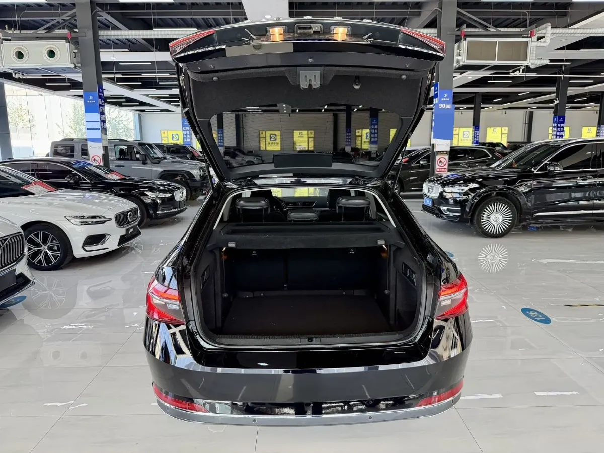 2022 Skoda Superb 1.4T 150HP L4 7DCT,autocango,china used car exporter,china ev exporter,chinese used car exporter,chinese used ev exporter