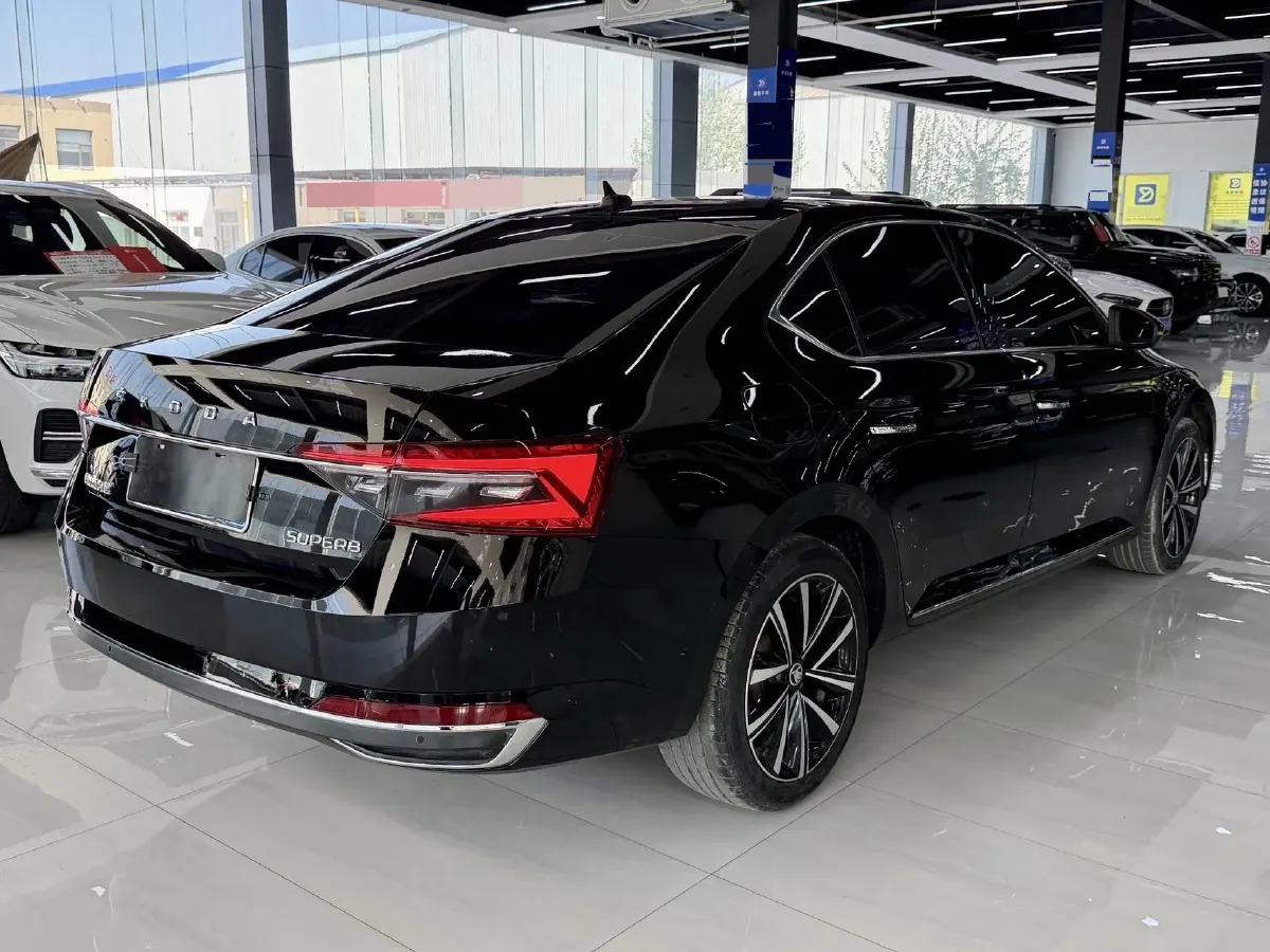 2022 Skoda Superb 1.4T 150HP L4 7DCT,autocango,china used car exporter,china ev exporter,chinese used car exporter,chinese used ev exporter