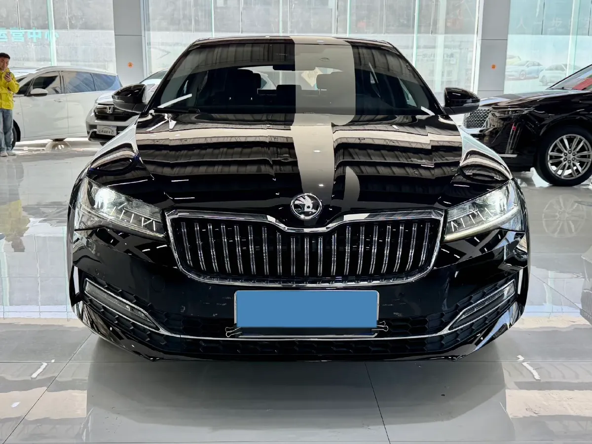 2022 Skoda Superb 1.4T 150HP L4 7DCT,autocango,china used car exporter,china ev exporter,chinese used car exporter,chinese used ev exporter