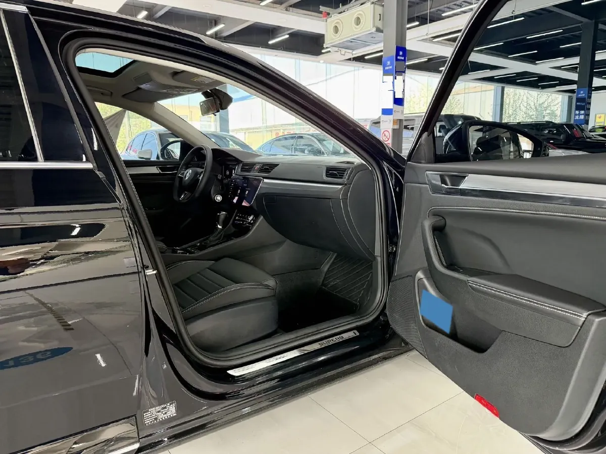 2022 Skoda Superb 1.4T 150HP L4 7DCT,autocango,china used car exporter,china ev exporter,chinese used car exporter,chinese used ev exporter