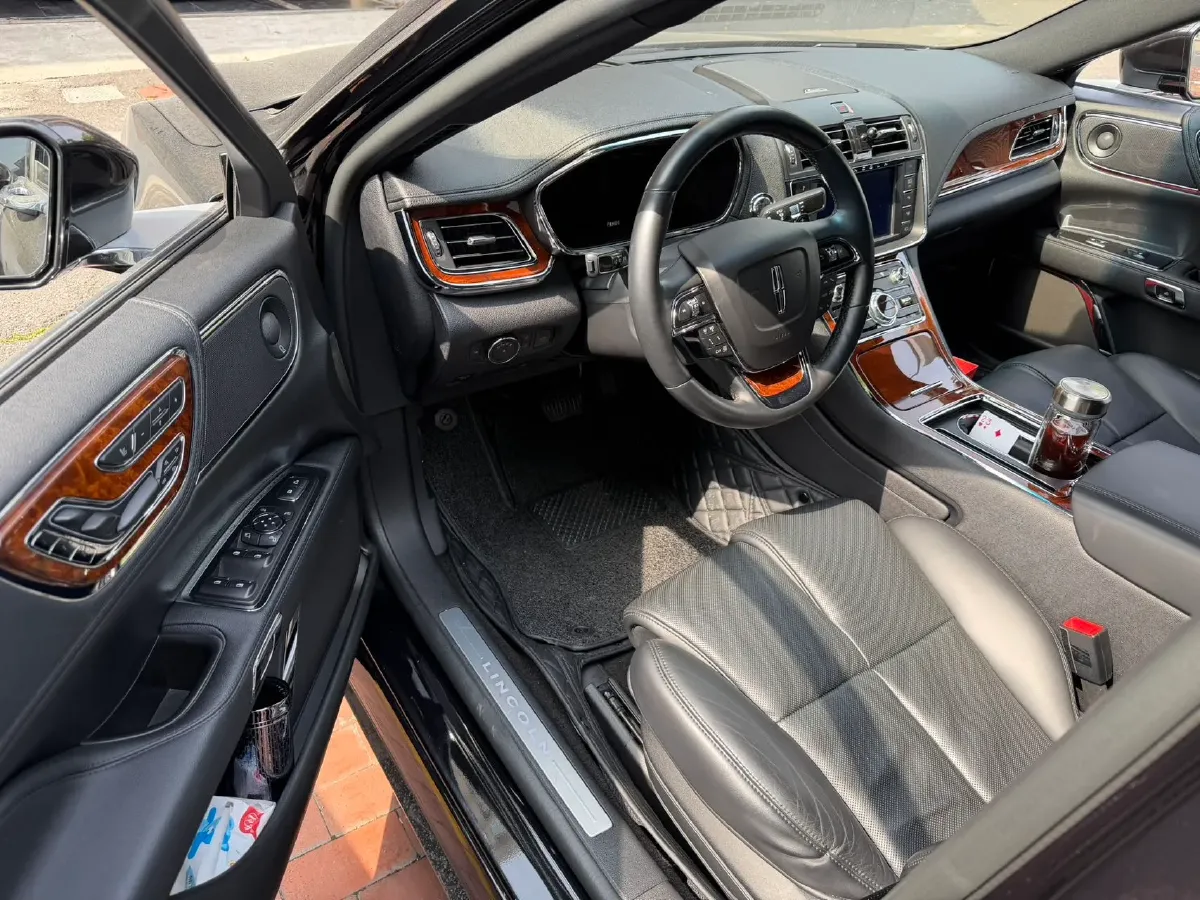 2020 Lincoln Continental 2.0T 241HP L4 6AT,autocango,china used car exporter,china ev exporter,chinese used car exporter,chinese used ev exporter