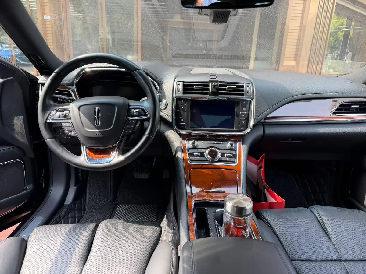 2020 Lincoln Continental 2.0T 241HP L4 6AT,autocango,china used car exporter,china ev exporter,chinese used car exporter,chinese used ev exporter