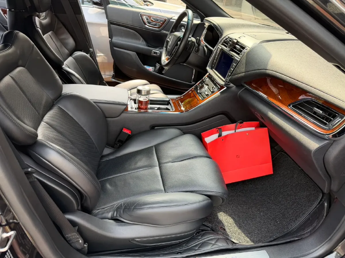 2020 Lincoln Continental 2.0T 241HP L4 6AT,autocango,china used car exporter,china ev exporter,chinese used car exporter,chinese used ev exporter