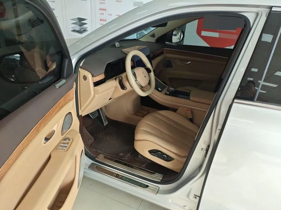 2024 AITO AITO M7 1.5T 152HP L4 REEV 40KWH,autocango,china used car exporter,china ev exporter,chinese used car exporter,chinese used ev exporter