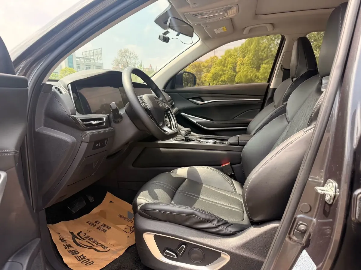 2020 ChangAn CS75 Plus 2.0T 233HP L4 8AT,autocango,china used car exporter,china ev exporter,chinese used car exporter,chinese used ev exporter