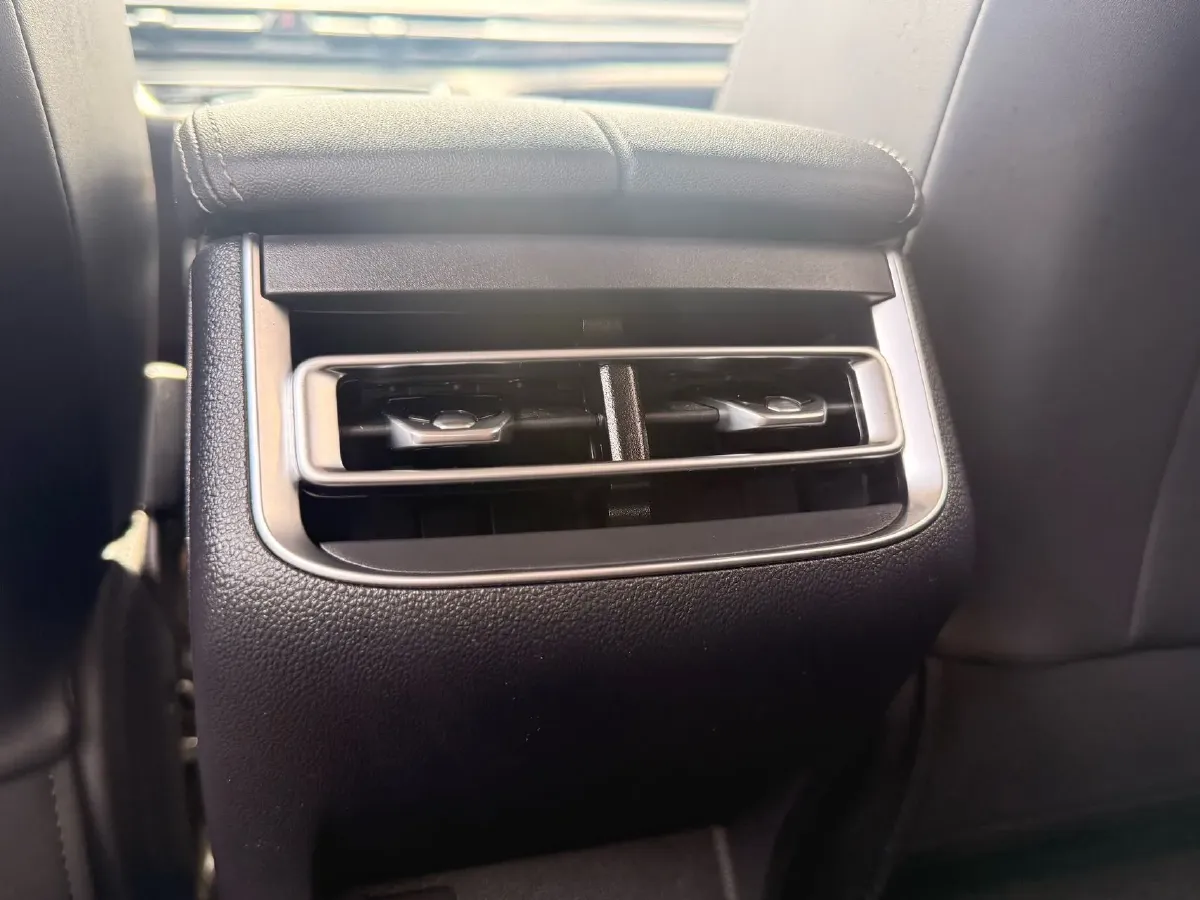 2020 ChangAn CS75 Plus 2.0T 233HP L4 8AT,autocango,china used car exporter,china ev exporter,chinese used car exporter,chinese used ev exporter