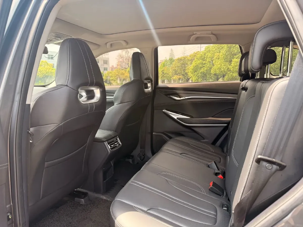 2020 ChangAn CS75 Plus 2.0T 233HP L4 8AT,autocango,china used car exporter,china ev exporter,chinese used car exporter,chinese used ev exporter