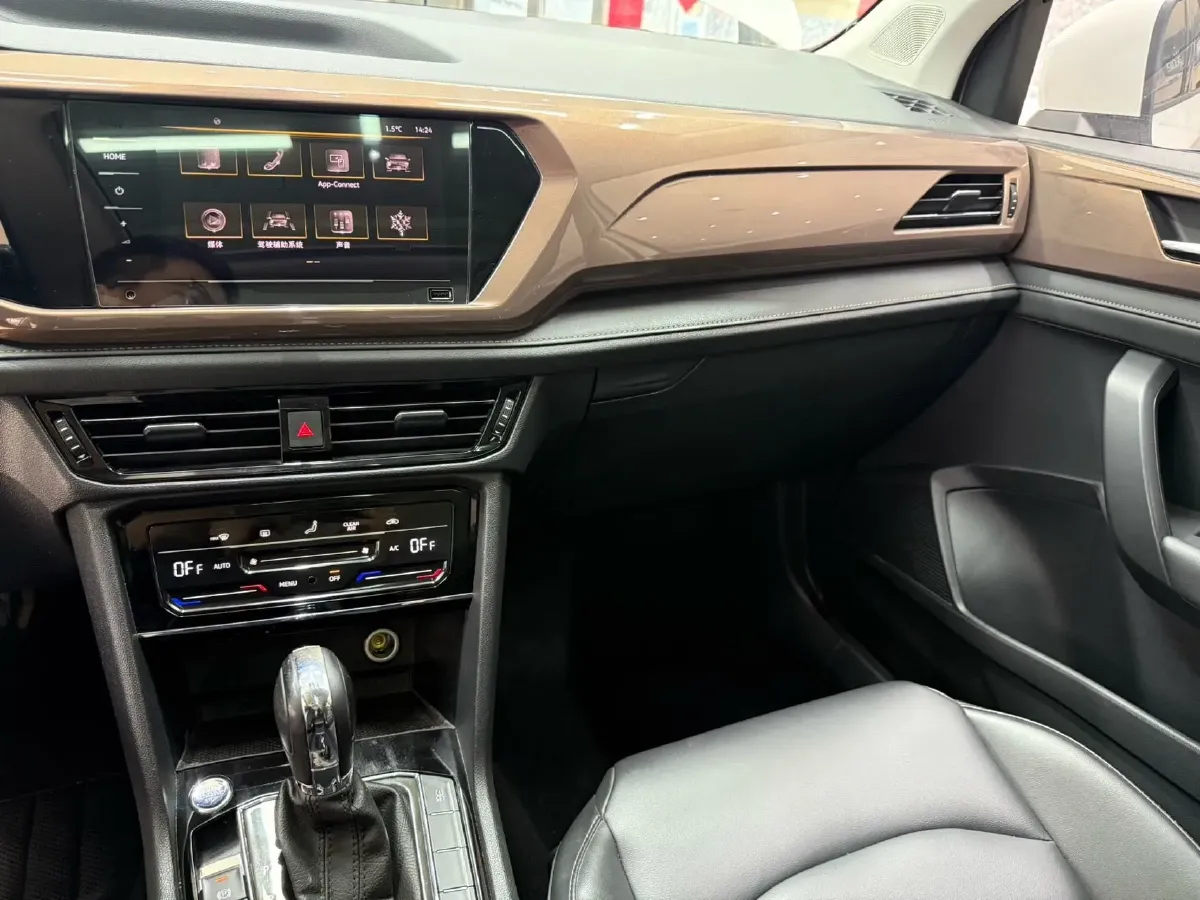 2021 Volkswagen Tharu 1.4T 150HP L4 7DCT,autocango,china used car exporter,china ev exporter,chinese used car exporter,chinese used ev exporter