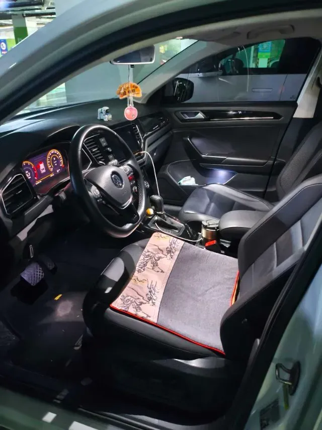 2019 Volkswagen T-Roc 1.4T 150HP L4 7DCT,autocango,china used car exporter,china ev exporter,chinese used car exporter,chinese used ev exporter