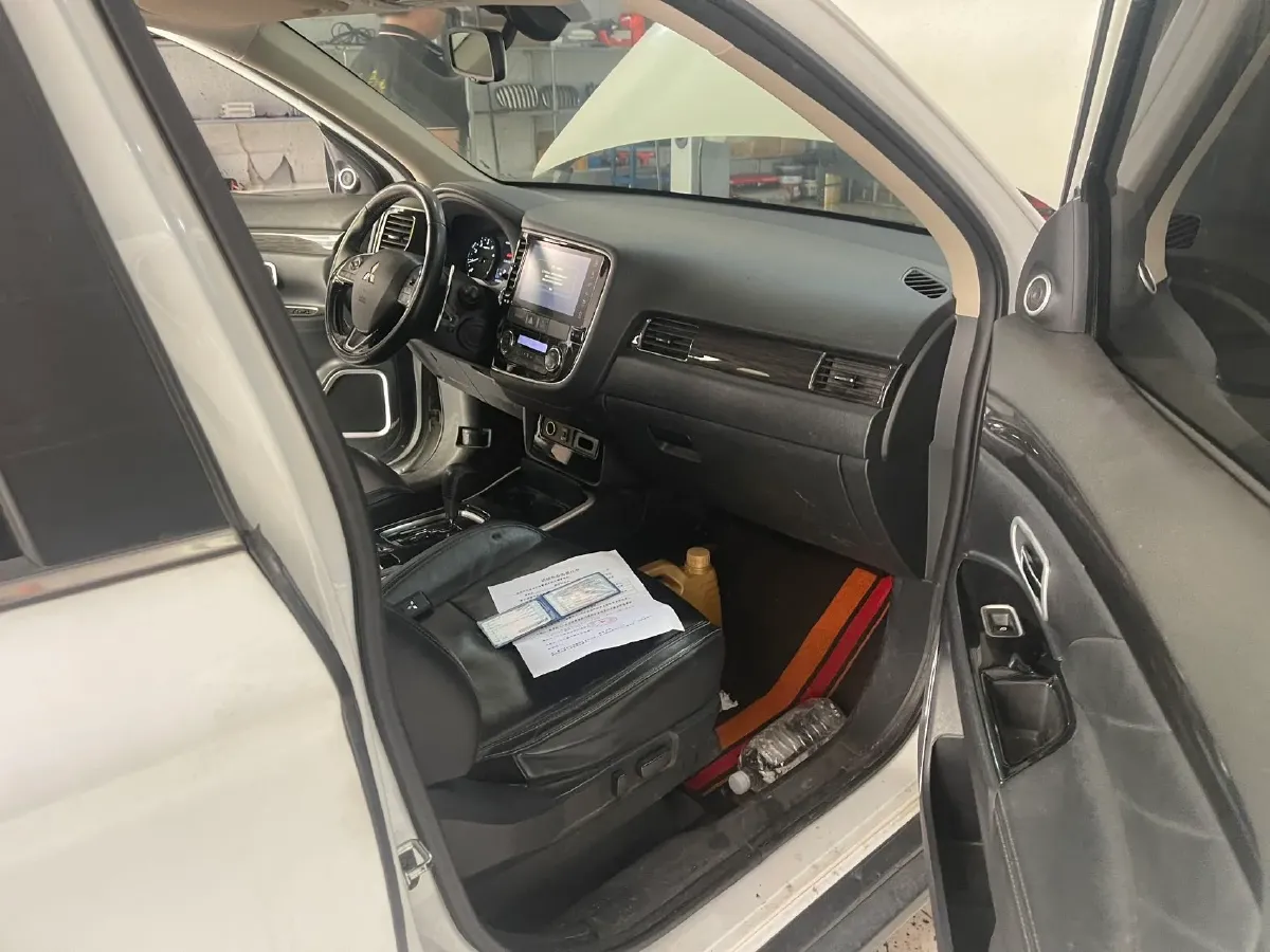 2019 Mitsubishi Outlander 2.4L 192HP L4 CVT,autocango,china used car exporter,china ev exporter,chinese used car exporter,chinese used ev exporter