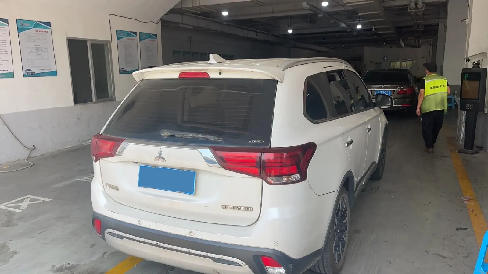 2019 Mitsubishi Outlander 2.4L 192HP L4 CVT,autocango,china used car exporter,china ev exporter,chinese used car exporter,chinese used ev exporter