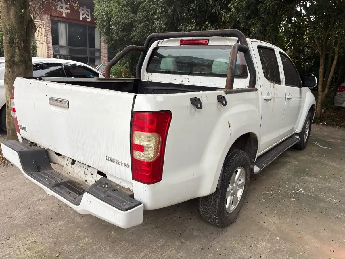2022 Isuzu RE-MAX Jim 2.8T 120HP L4 5MT,autocango,china used car exporter,china ev exporter,chinese used car exporter,chinese used ev exporter