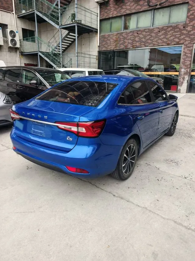 2020 Roewe i5 1.5L 120HP L4 CVT,autocango,china used car exporter,china ev exporter,chinese used car exporter,chinese used ev exporter