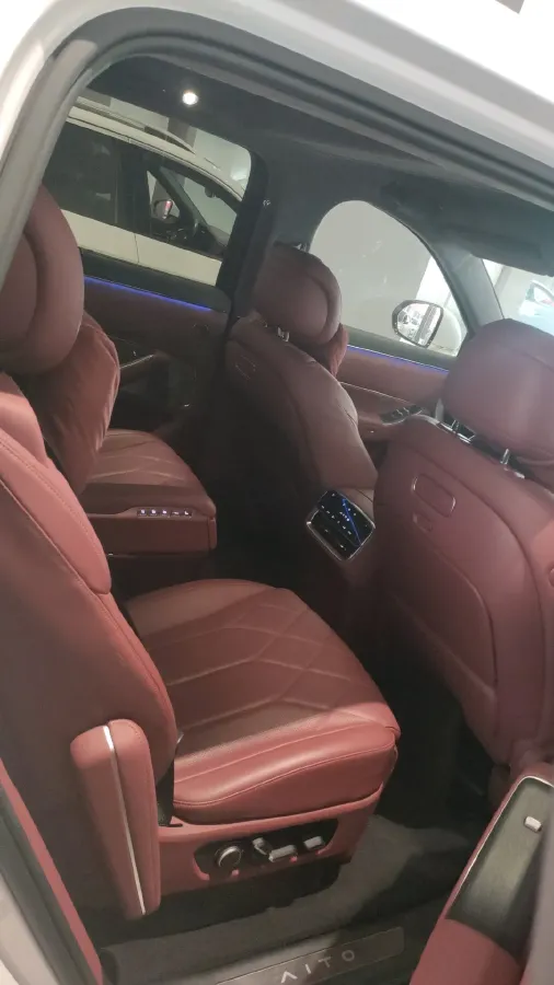 2025 AITO AITO M9 REEV 160HP REEV 52KWH,autocango,china used car exporter,china ev exporter,chinese used car exporter,chinese used ev exporter