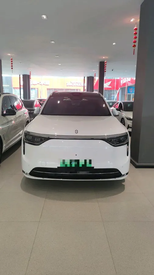 2025 AITO AITO M9 REEV 160HP REEV 52KWH,autocango,china used car exporter,china ev exporter,chinese used car exporter,chinese used ev exporter