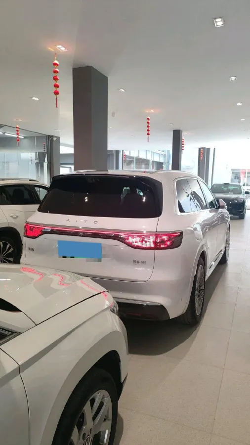 2025 AITO AITO M9 REEV 160HP REEV 52KWH,autocango,china used car exporter,china ev exporter,chinese used car exporter,chinese used ev exporter
