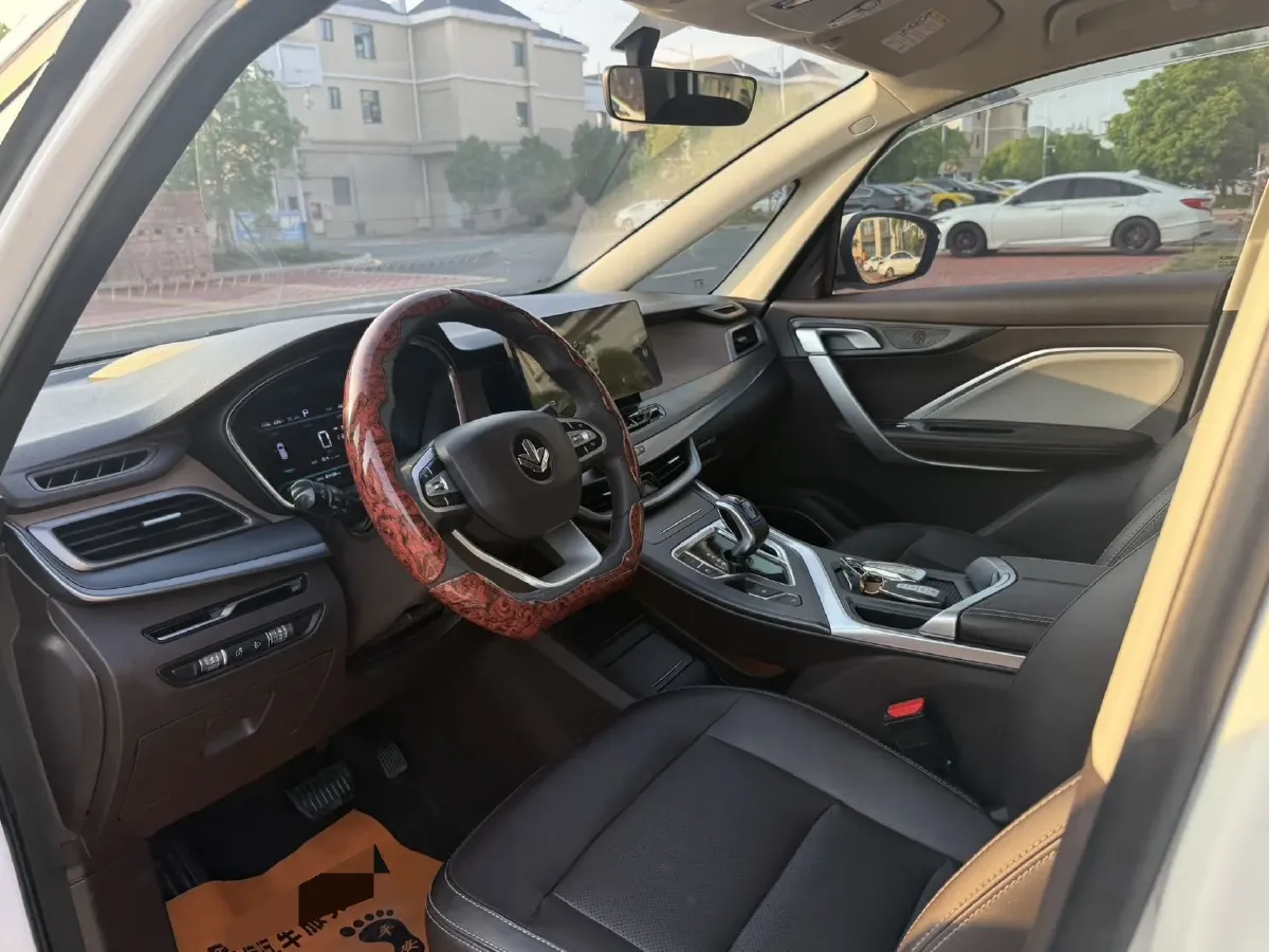 2021 Livan Maple 80v BEV 53KWH,autocango,china used car exporter,china ev exporter,chinese used car exporter,chinese used ev exporter