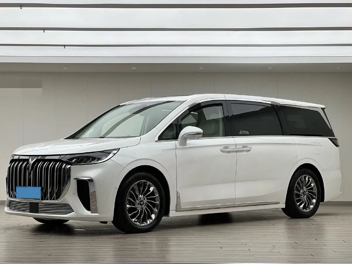 2022 Voyah Dream 1.5T 136HP L4 PHEV 25.57KWH,autocango,china used car exporter,china ev exporter,chinese used car exporter,chinese used ev exporter