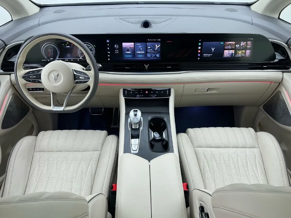 2022 Voyah Dream 1.5T 136HP L4 PHEV 25.57KWH,autocango,china used car exporter,china ev exporter,chinese used car exporter,chinese used ev exporter