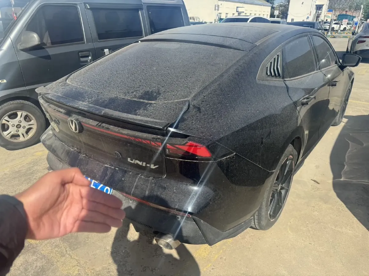 2022 ChangAn UNI-V 1.5T 188HP L4 7DCT,autocango,china used car exporter,china ev exporter,chinese used car exporter,chinese used ev exporter