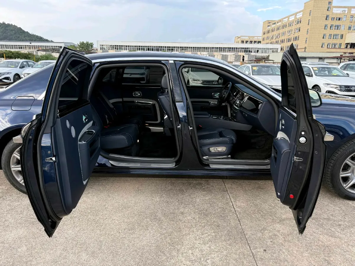 2018 Rolls-Royce Ghost 6.6T 571HP V12 8AT,autocango,china used car exporter,china ev exporter,chinese used car exporter,chinese used ev exporter