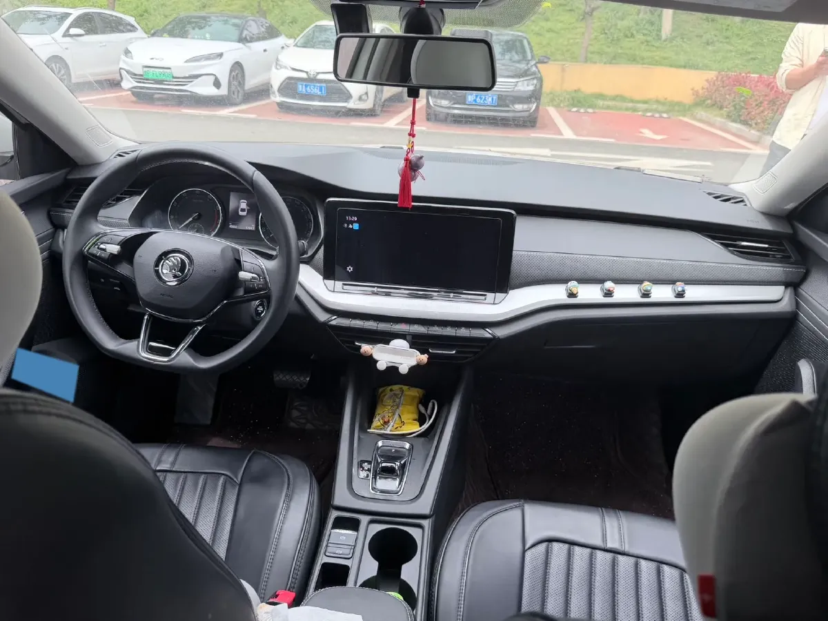 2022 Skoda Octavia 1.4T 150HP L4 7DCT,autocango,china used car exporter,china ev exporter,chinese used car exporter,chinese used ev exporter