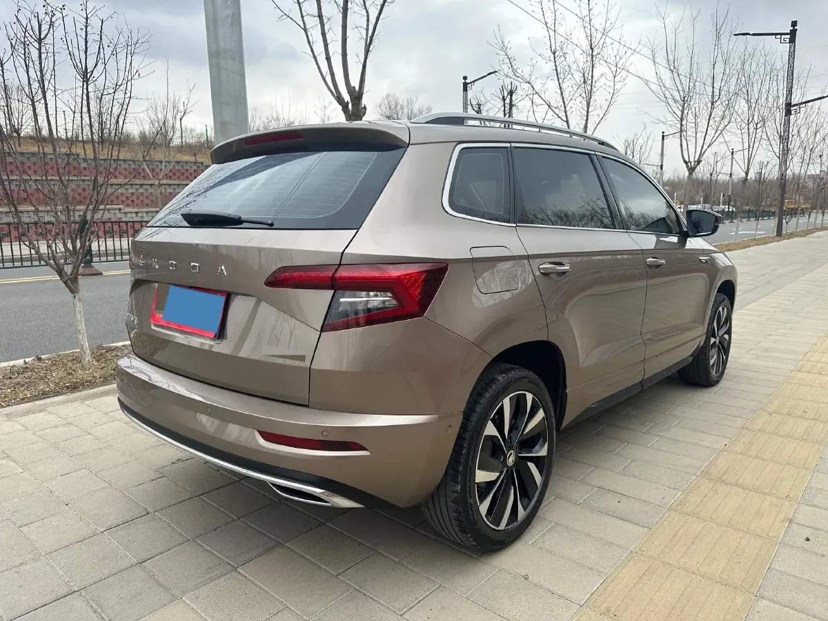 2022 Skoda Karoq 1.4T 150HP L4 7DCT,autocango,china used car exporter,china ev exporter,chinese used car exporter,chinese used ev exporter