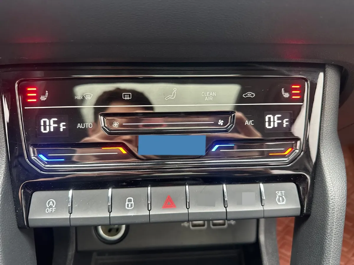 2022 Skoda Karoq 1.4T 150HP L4 7DCT,autocango,china used car exporter,china ev exporter,chinese used car exporter,chinese used ev exporter