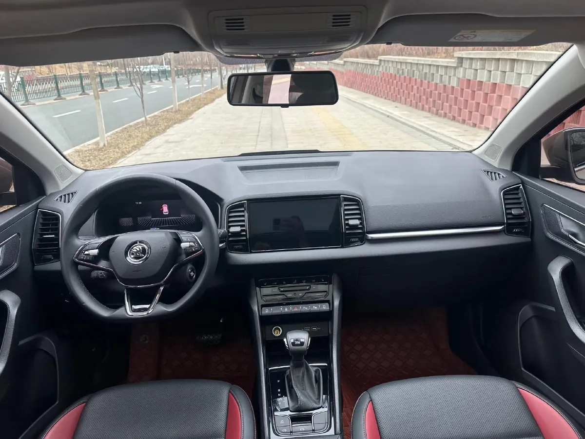 2022 Skoda Karoq 1.4T 150HP L4 7DCT,autocango,china used car exporter,china ev exporter,chinese used car exporter,chinese used ev exporter