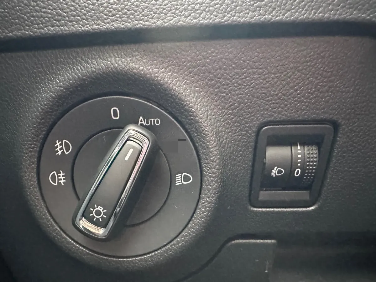 2022 Skoda Karoq 1.4T 150HP L4 7DCT,autocango,china used car exporter,china ev exporter,chinese used car exporter,chinese used ev exporter