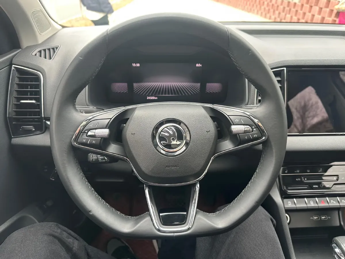 2022 Skoda Karoq 1.4T 150HP L4 7DCT,autocango,china used car exporter,china ev exporter,chinese used car exporter,chinese used ev exporter