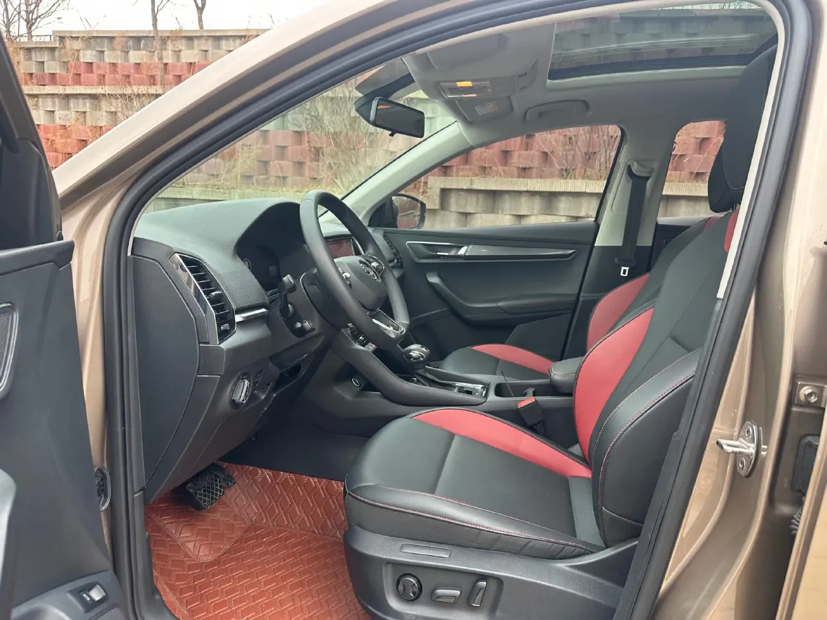 2022 Skoda Karoq 1.4T 150HP L4 7DCT,autocango,china used car exporter,china ev exporter,chinese used car exporter,chinese used ev exporter