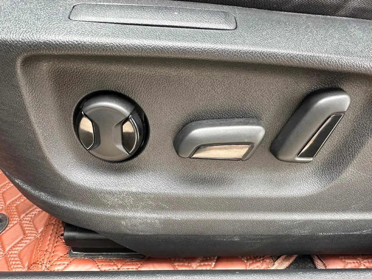 2022 Skoda Karoq 1.4T 150HP L4 7DCT,autocango,china used car exporter,china ev exporter,chinese used car exporter,chinese used ev exporter