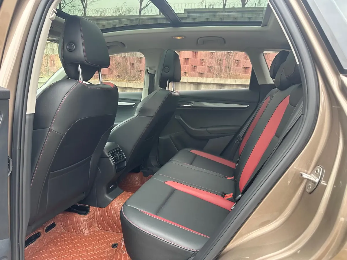 2022 Skoda Karoq 1.4T 150HP L4 7DCT,autocango,china used car exporter,china ev exporter,chinese used car exporter,chinese used ev exporter