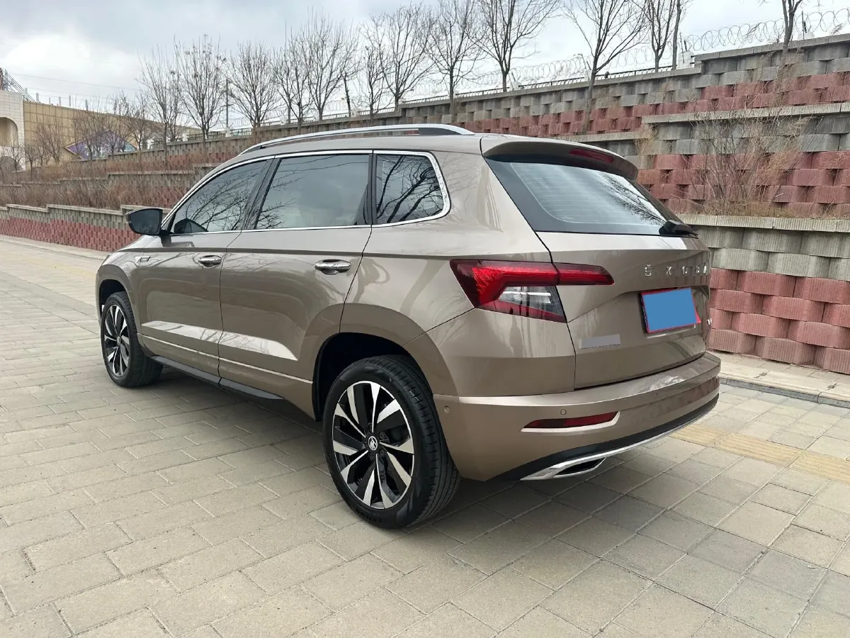 2022 Skoda Karoq 1.4T 150HP L4 7DCT,autocango,china used car exporter,china ev exporter,chinese used car exporter,chinese used ev exporter