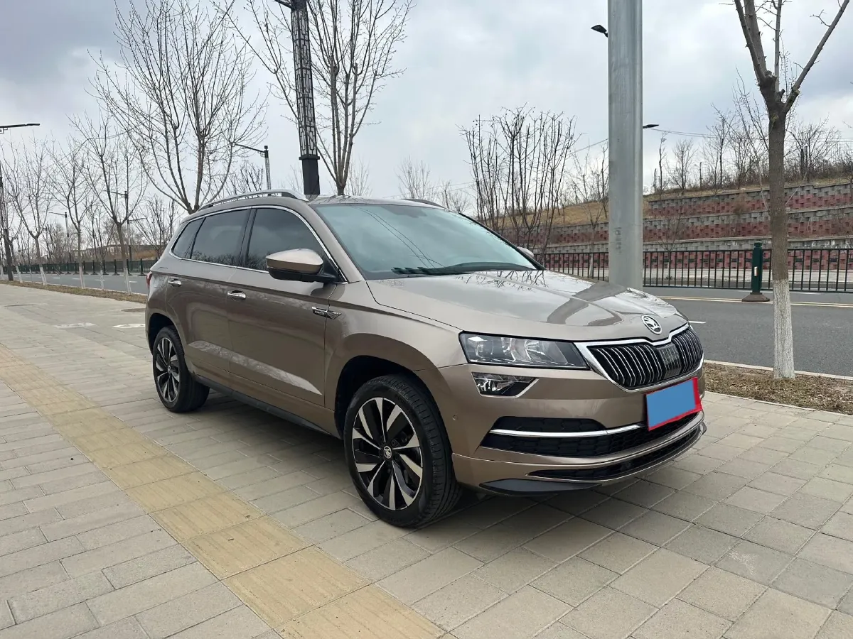 2022 Skoda Karoq 1.4T 150HP L4 7DCT,autocango,china used car exporter,china ev exporter,chinese used car exporter,chinese used ev exporter
