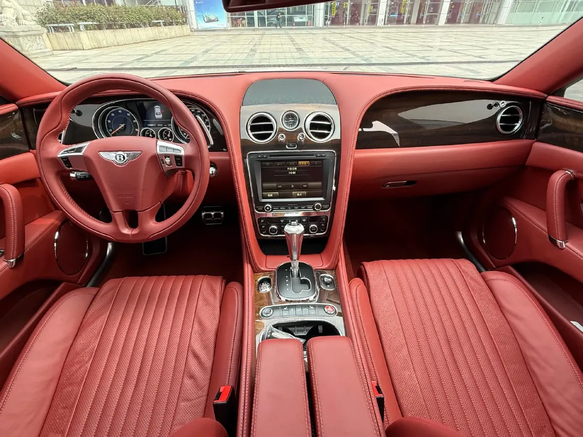 2017 Bentley Flying Spur 4.0T 528HP V8 8AT,autocango,china used car exporter,china ev exporter,chinese used car exporter,chinese used ev exporter