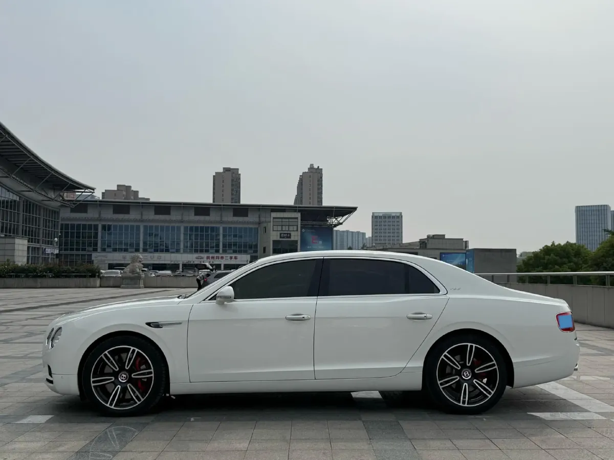 2017 Bentley Flying Spur 4.0T 528HP V8 8AT,autocango,china used car exporter,china ev exporter,chinese used car exporter,chinese used ev exporter
