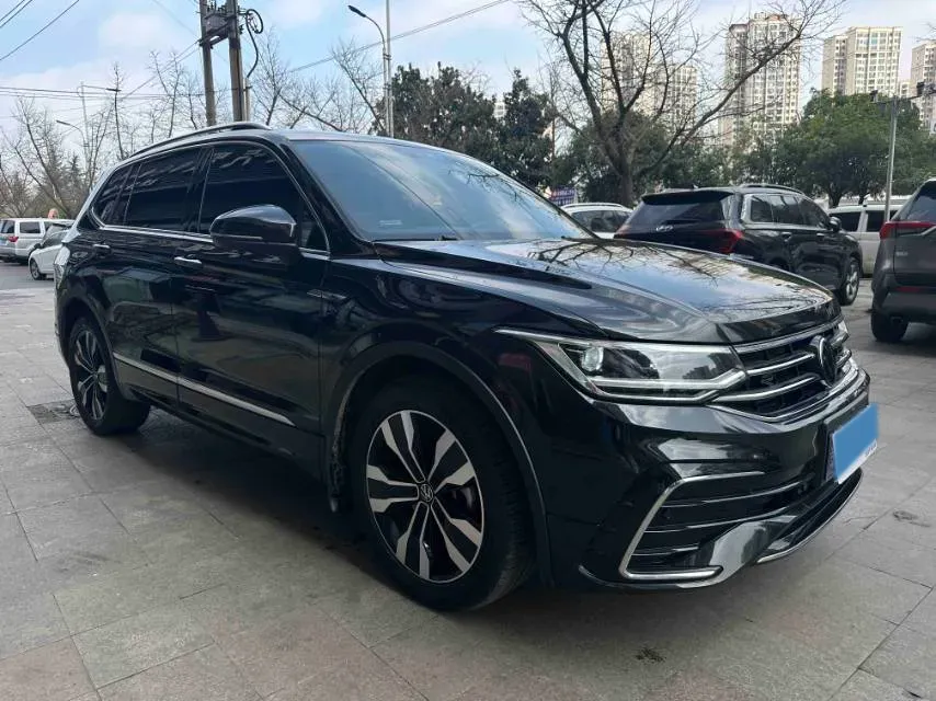 2023 Volkswagen Tiguan L 2.0T 186HP L4 7DCT,autocango,china used car exporter,china ev exporter,chinese used car exporter,chinese used ev exporter