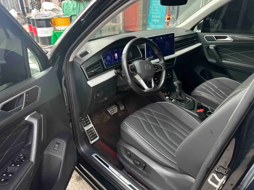 2023 Volkswagen Tiguan L 2.0T 186HP L4 7DCT,autocango,china used car exporter,china ev exporter,chinese used car exporter,chinese used ev exporter
