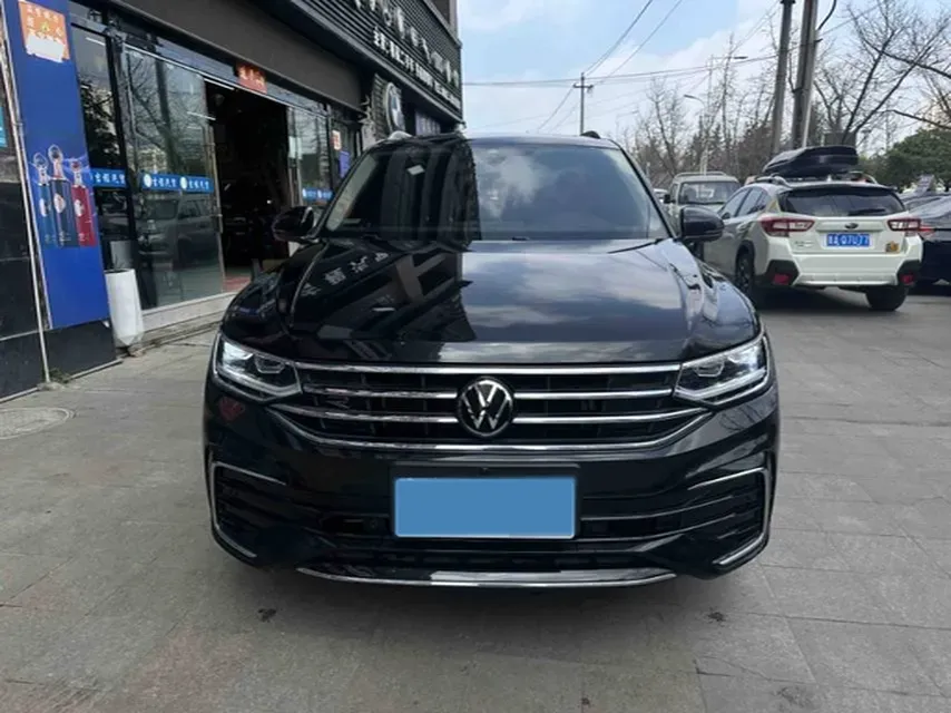 2023 Volkswagen Tiguan L 2.0T 186HP L4 7DCT,autocango,china used car exporter,china ev exporter,chinese used car exporter,chinese used ev exporter