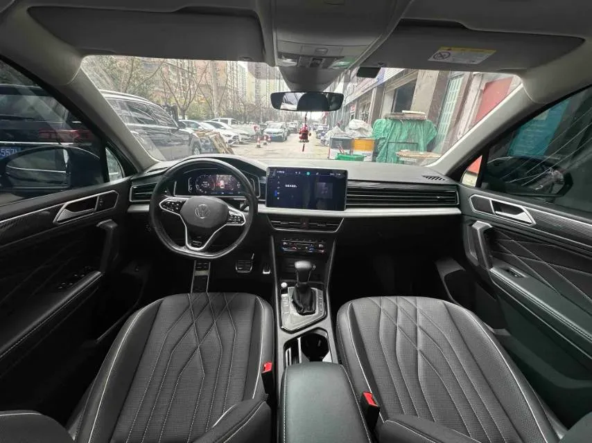 2023 Volkswagen Tiguan L 2.0T 186HP L4 7DCT,autocango,china used car exporter,china ev exporter,chinese used car exporter,chinese used ev exporter