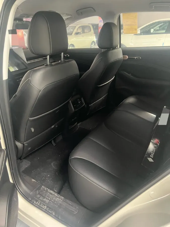 2026 BaoJun Cloud Sea 1.5L 106HP L4 E-CVT PHEV,autocango,china used car exporter,china ev exporter,chinese used car exporter,chinese used ev exporter