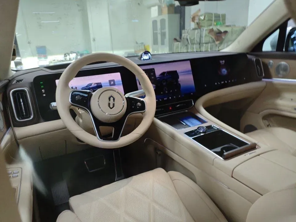 2025 AITO AITO M9 REEV 160HP REEV 52KWH,autocango,china used car exporter,china ev exporter,chinese used car exporter,chinese used ev exporter