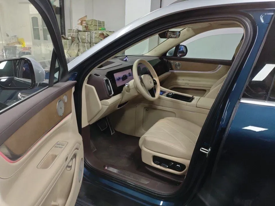 2025 AITO AITO M9 REEV 160HP REEV 52KWH,autocango,china used car exporter,china ev exporter,chinese used car exporter,chinese used ev exporter