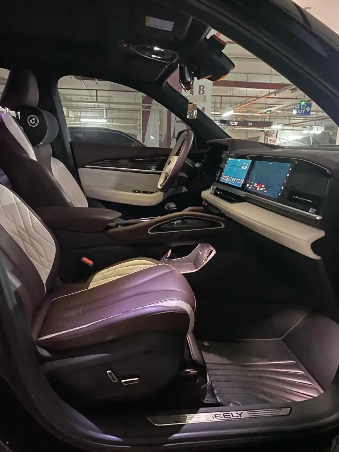 2021 Geely Monjaro 2.0T 218HP L4 7DCT,autocango,china used car exporter,china ev exporter,chinese used car exporter,chinese used ev exporter