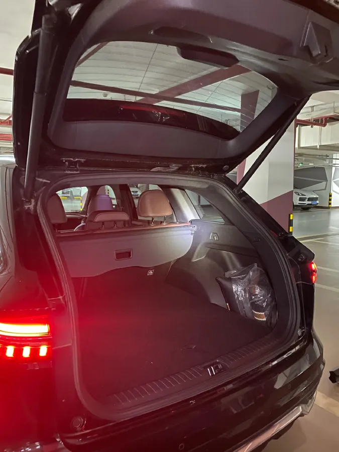 2021 Geely Monjaro 2.0T 218HP L4 7DCT,autocango,china used car exporter,china ev exporter,chinese used car exporter,chinese used ev exporter