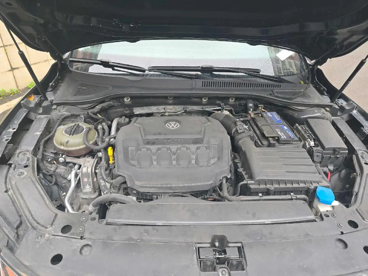 2020 Volkswagen Passat 2.0T 186HP L4 7DCT,autocango,china used car exporter,china ev exporter,chinese used car exporter,chinese used ev exporter