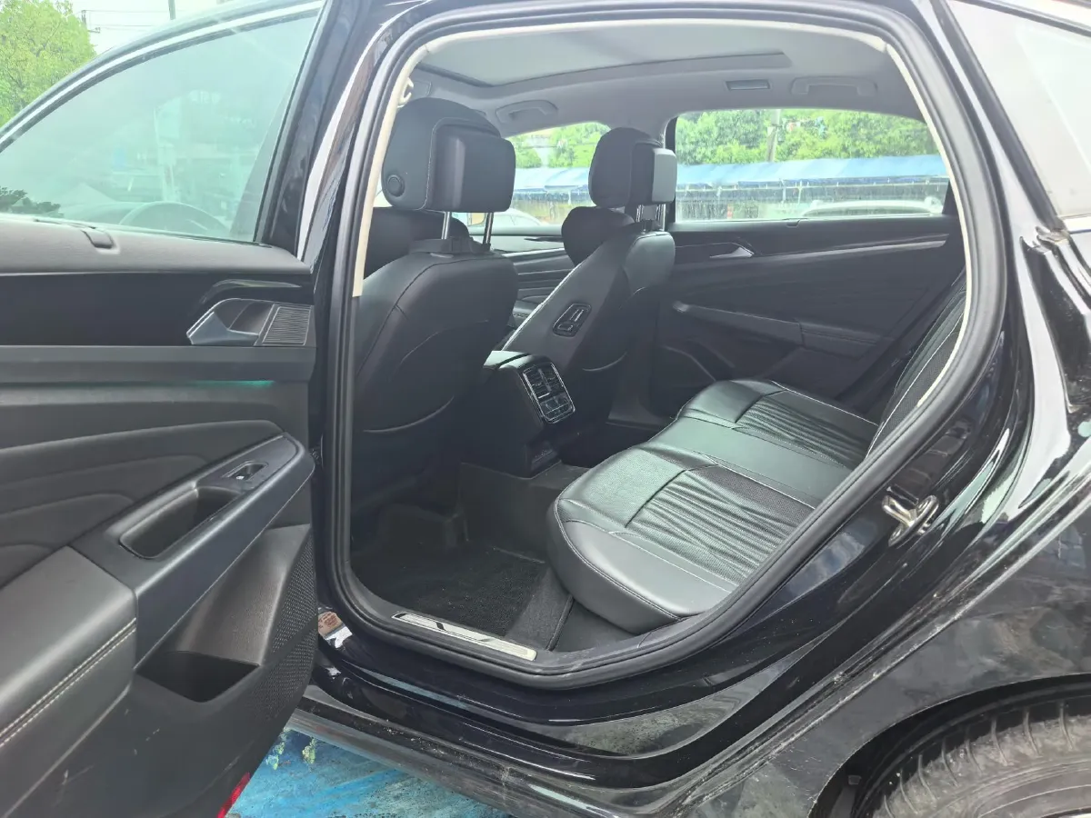 2023 Volkswagen Passat 2.0T 186HP L4 7DCT,autocango,china used car exporter,china ev exporter,chinese used car exporter,chinese used ev exporter